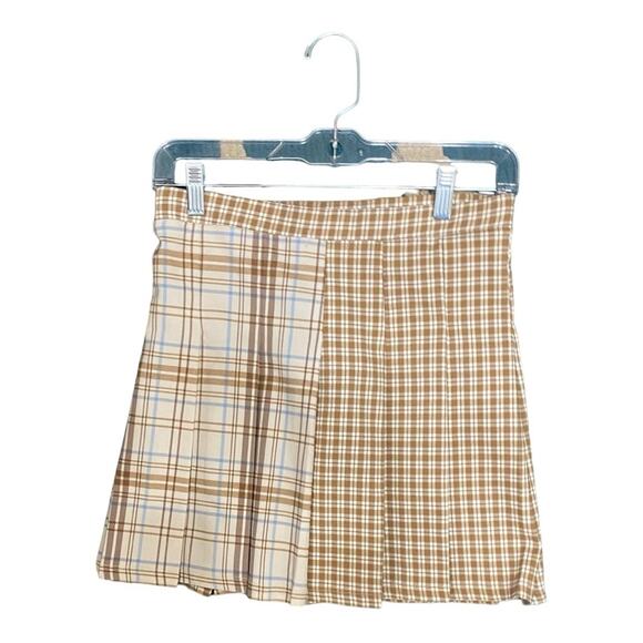 Plaid Skirt and Solid Top Bundle Neutral Colors Size Junior  M-L - Picture 2 of 10